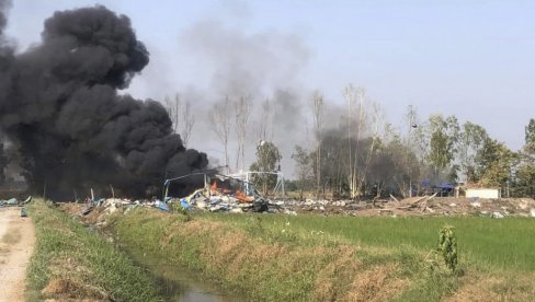 STRAVIČNA EKSPLOZIJA U FABRICI VATROMETA: Više od 20 osoba izgubilo život (FOTO)