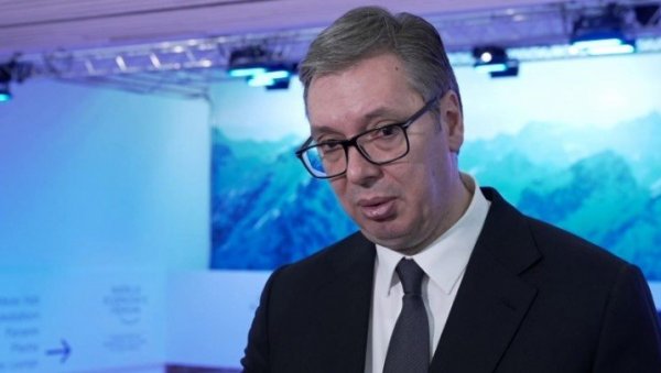 СНАЖНА ПОРУКА ПРЕДСЕДНИКА ИЗ ДАВОСА: Народ воли оне који раде и боре се за своју земљу, а не оне који кукају над собом (ВИДЕО) СНАЖНА ПОРУКА ПРЕДСЕДНИКА ИЗ ДАВОСА: Народ воли оне који раде и боре се за своју земљу, а не оне који кукају над собом (ВИДЕО)