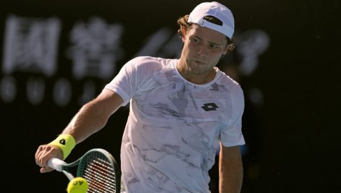 SRPSKI AMERIKANAC ODUŠEVIO SVE NA AUSTRALIJAN OPENU! Rekao sudiji Da, želim da izgubim ovaj poen! i to se i desilo! (VIDEO) SRPSKI AMERIKANAC ODUŠEVIO SVE NA AUSTRALIJAN OPENU! Rekao sudiji Da, želim da izgubim ovaj poen! i to se i desilo! (VIDEO)
