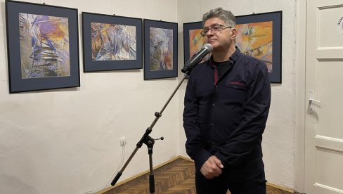 OTVORENA IZLOŽBA FOTOGRAFIJA: Sjaj u svemu Đorđa Ilića u Pozorišnom muzeju u Zaječaru OTVORENA IZLOŽBA FOTOGRAFIJA: Sjaj u svemu Đorđa Ilića u Pozorišnom muzeju u Zaječaru