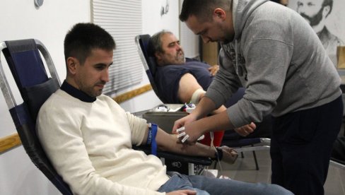 I gradonačelnik Sombora među dobrovoljnim davaocima krvi I gradonačelnik Sombora među dobrovoljnim davaocima krvi