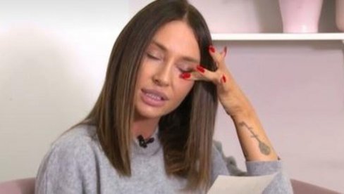 U ŽIVOTU MI NIKO NIŠTA NIJE DAO I POKLONIO: Katarina Živković se rasplakala usred emisije, ne može da zaustavi suze U ŽIVOTU MI NIKO NIŠTA NIJE DAO I POKLONIO: Katarina Živković se rasplakala usred emisije, ne može da zaustavi suze