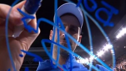 NOVAK OSTAVIO JAKU PORUKU NA KAMERI: Đoković će ovim gestom oduševiti Srbe NOVAK OSTAVIO JAKU PORUKU NA KAMERI: Đoković će ovim gestom oduševiti Srbe