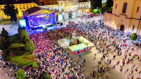 MUZIČKA ČAROLIJA SA LUČIĆEM: Direktor Zrenjaninske filharmonije Roman Bugar o novogodišnjem koncertu i dosadašnjem radu