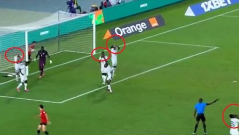 SAIGRAČI ČUPALI KOSU: Niko ne može da veruje šta je fudbaler Zvezde uradio na Afričkom kupu nacija (VIDEO) SAIGRAČI ČUPALI KOSU: Niko ne može da veruje šta je fudbaler Zvezde uradio na Afričkom kupu nacija (VIDEO)