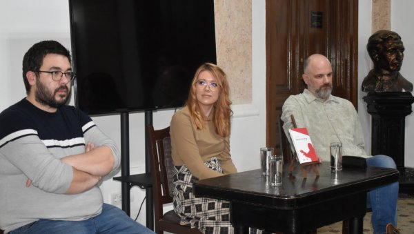 ПРВА КЊИГА ПА ЛАУРЕАТ: У Кикинди уручена књижевна награда Ђура Ђуканов ПРВА КЊИГА ПА ЛАУРЕАТ: У Кикинди уручена књижевна награда Ђура Ђуканов