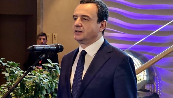 КУРТИ ЗАРАТИО СА ПЛАЗМОМ: Полиција лажне државе из сумњивог аута запленила 700 кутија кекса КУРТИ ЗАРАТИО СА ПЛАЗМОМ: Полиција лажне државе из сумњивог аута запленила 700 кутија кекса