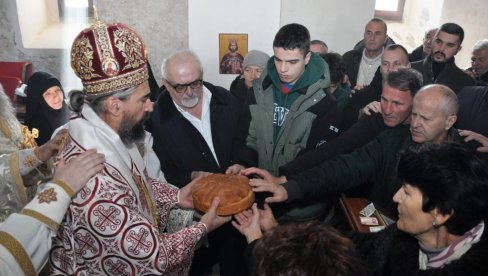 KOSOVČIĆI OKO SVETOG SAVE: Saborom u selu Pošćenje kod Šavnika počele Svetosavske svečanosti u Crnoj Gori KOSOVČIĆI OKO SVETOG SAVE: Saborom u selu Pošćenje kod Šavnika počele Svetosavske svečanosti u Crnoj Gori