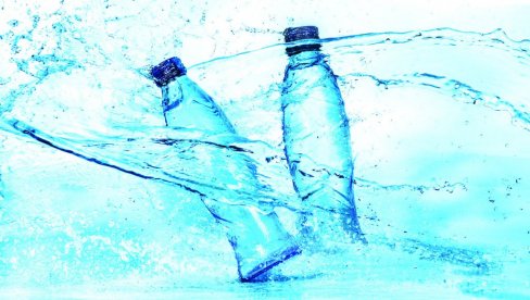 AMERIKANCI ZABRINUTI: Flaširana voda sadrži do 100 puta više plastike nego što se mislilo