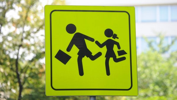 ДОДАТНА ОПРЕЗНОСТ ТОКОМ ЛЕТА И РАСПУСТА: Агенција за безбедност саобраћаја позвала на опрез због веће гужве на путевима ДОДАТНА ОПРЕЗНОСТ ТОКОМ ЛЕТА И РАСПУСТА: Агенција за безбедност саобраћаја позвала на опрез због веће гужве на путевима