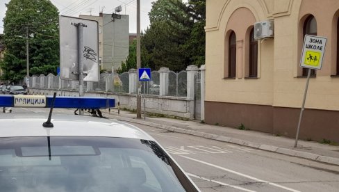 BEZBEDNOST DECE NA PRVOM MESTU: Apel vozačima da paze na decu u saobraćaju BEZBEDNOST DECE NA PRVOM MESTU: Apel vozačima da paze na decu u saobraćaju