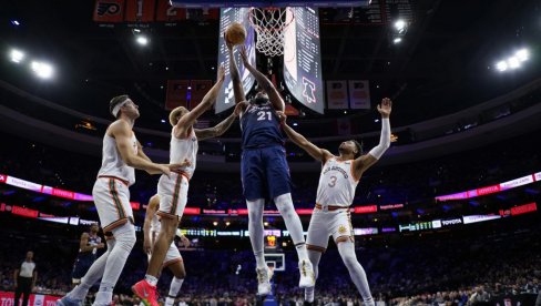 NEZAPAMĆENO VEČE U NBA LIGI: Embid pokazao zašto je MVP, istorijska partija, veče centara (FOTO/VIDEO) NEZAPAMĆENO VEČE U NBA LIGI: Embid pokazao zašto je MVP, istorijska partija, veče centara (FOTO/VIDEO)