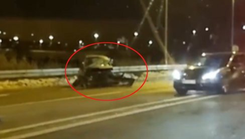 VOZILO OD UDARA POTPUNO UNIŠTENO: Stravičan snimak nesreće u kojoj je poginuo muzičar Dejan Mitrović (VIDEO) VOZILO OD UDARA POTPUNO UNIŠTENO: Stravičan snimak nesreće u kojoj je poginuo muzičar Dejan Mitrović (VIDEO)