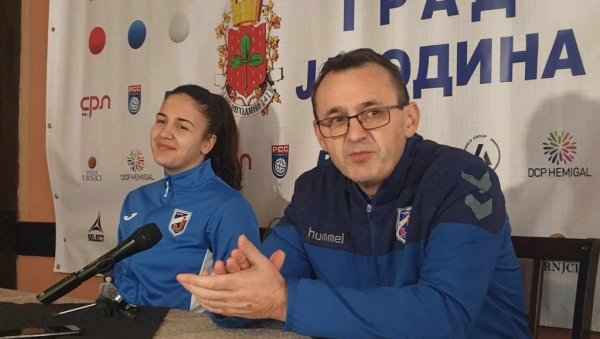 ДЕРБИ „ЛАВИЦА“ И „ТИГРИЦА“: Рукометни спектакл у Јагодини ДЕРБИ „ЛАВИЦА“ И „ТИГРИЦА“: Рукометни спектакл у Јагодини