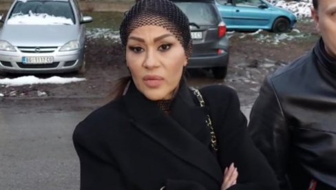 MINA KOSTIĆ PRVI PUT U JAVNOSTI NAKON SKANDALA SA BIVŠIM DEČKOM: Neću mnogo da komentarišem, prijavila sam ga, to nije prvi put (FOTO) MINA KOSTIĆ PRVI PUT U JAVNOSTI NAKON SKANDALA SA BIVŠIM DEČKOM: Neću mnogo da komentarišem, prijavila sam ga, to nije prvi put (FOTO)