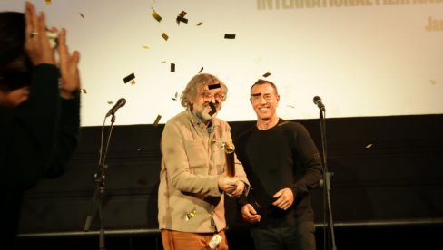 OTVOREN KUSTENDORF: Kao na filmu, svetlost će pobediti tamu OTVOREN KUSTENDORF: Kao na filmu, svetlost će pobediti tamu