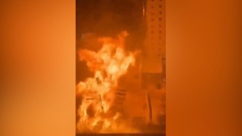 КАО У САМОМЕ ПАКЛУ: Стравичан пожар у Монголији, погинуло и неколико ватрогасаца (ВИДЕО) КАО У САМОМЕ ПАКЛУ: Стравичан пожар у Монголији, погинуло и неколико ватрогасаца (ВИДЕО)