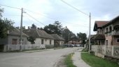 ZA KUPOVINU SEOSKE KUĆE: Izbeglicama 1,7 miliona dinara od Opštine Veliko Gradište ZA KUPOVINU SEOSKE KUĆE: Izbeglicama 1,7 miliona dinara od Opštine Veliko Gradište