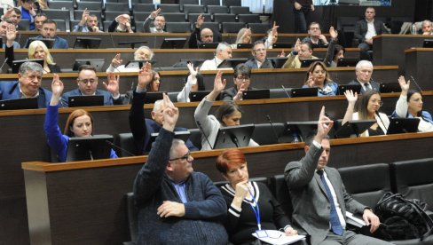 MARKOVIĆ NA ČELU PARLAMENTA: Konstitutivna sednica novog saziva Skupštine grada Kraljeva MARKOVIĆ NA ČELU PARLAMENTA: Konstitutivna sednica novog saziva Skupštine grada Kraljeva