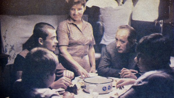 СУКОБ ГЕНЕРАЦИЈА: Сећаш ли се Доли Бел - први филм Емира Кустурице (ФОТО) СУКОБ ГЕНЕРАЦИЈА: Сећаш ли се Доли Бел - први филм Емира Кустурице (ФОТО)