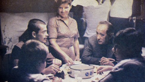 SUKOB GENERACIJA: Sećaš li se Doli Bel - prvi film Emira Kusturice (FOTO) SUKOB GENERACIJA: Sećaš li se Doli Bel - prvi film Emira Kusturice (FOTO)