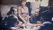 СУКОБ ГЕНЕРАЦИЈА: Сећаш ли се Доли Бел - први филм Емира Кустурице (ФОТО) СУКОБ ГЕНЕРАЦИЈА: Сећаш ли се Доли Бел - први филм Емира Кустурице (ФОТО)