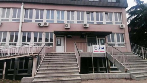 VELIKI KAŠALJ I U VRŠCU: Registrovana četiri slučaja, gužve u čekaonicama iz zbog visoke temperature VELIKI KAŠALJ I U VRŠCU: Registrovana četiri slučaja, gužve u čekaonicama iz zbog visoke temperature