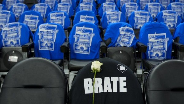 БИЛА БИ НАМ ЧАСТ ДА ИГРАМО У БЕОГРАДУ Голден Стејт поручио: Меч са Партизаном сјајна идеја БИЛА БИ НАМ ЧАСТ ДА ИГРАМО У БЕОГРАДУ Голден Стејт поручио: Меч са Партизаном сјајна идеја