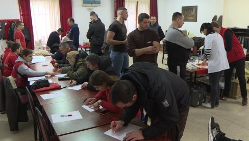 USPEŠNA GODINA ZA JAGODINSKI CRVENI KRST: Prikupljeno više od dve hiljade jedinica krvi USPEŠNA GODINA ZA JAGODINSKI CRVENI KRST: Prikupljeno više od dve hiljade jedinica krvi