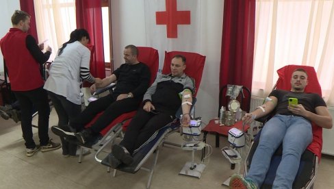 ОДАЗВАЛО СЕ 57 ХУМАНИСТА: Акција добровољног давања крви у Јагодини (ФОТО) ОДАЗВАЛО СЕ 57 ХУМАНИСТА: Акција добровољног давања крви у Јагодини (ФОТО)