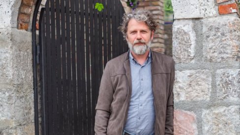 MAŠTA I IGRA VODE MOJE GLUMAČKO BIĆE: Dragan Mićanović o Periši u Dugu mora, Vukašinu Katiću u Vremenu smrti i Mihailu Obrenoviću MAŠTA I IGRA VODE MOJE GLUMAČKO BIĆE: Dragan Mićanović o Periši u Dugu mora, Vukašinu Katiću u Vremenu smrti i Mihailu Obrenoviću