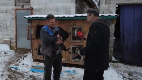 NESVAKIDAŠNJA PRIČA IZ KOMŠILUKA: Nikola uzgaja zečeve teške i preko 10 kilograma, na jednu ženku je posebno ponosan (VIDEO) NESVAKIDAŠNJA PRIČA IZ KOMŠILUKA: Nikola uzgaja zečeve teške i preko 10 kilograma, na jednu ženku je posebno ponosan (VIDEO)