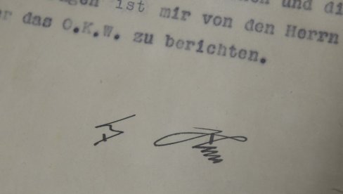 IZLOŽEN ORIGINALNI HITLEROV POTPIS: Direktiva 25 o napadu na Jugoslaviju i Grčku predstavljena u Narodnom muzeju Srbije IZLOŽEN ORIGINALNI HITLEROV POTPIS: Direktiva 25 o napadu na Jugoslaviju i Grčku predstavljena u Narodnom muzeju Srbije