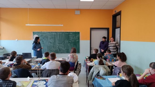 ПОСВЕЋЕНИ СВЕТОМ САВИ: У Основној школи у Лапову данас је одржан тематски дан (ФОТО) ПОСВЕЋЕНИ СВЕТОМ САВИ: У Основној школи у Лапову данас је одржан тематски дан (ФОТО)