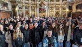 BLAGOSLOV IZ SVEG SRCA: Osnovci sa Kosmeta u poseti Sabornom hramu u Novom Sadu (FOTO) BLAGOSLOV IZ SVEG SRCA: Osnovci sa Kosmeta u poseti Sabornom hramu u Novom Sadu (FOTO)
