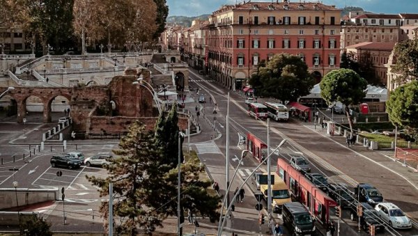 РАТ ЗБОГ 30 КИЛОМЕТАРА НА САТ: Не смирује се бура после одлуке градских власти у Болоњи да се знатно ограничи брзина РАТ ЗБОГ 30 КИЛОМЕТАРА НА САТ: Не смирује се бура после одлуке градских власти у Болоњи да се знатно ограничи брзина