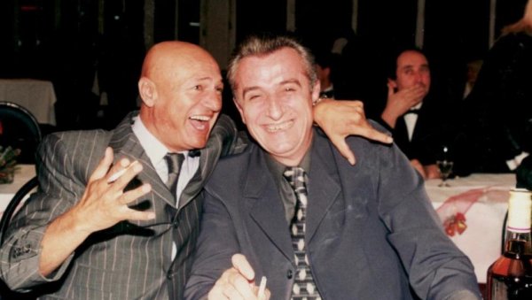 ШЕКИ ТУРКОВИЋ ОТКРИО КАКАВ ЈЕ ПРИВАТНО БИО ШАБАН ШАУЛИЋ: С њим си могао да се дружиш 100 година, а због овог су га сви волели ШЕКИ ТУРКОВИЋ ОТКРИО КАКАВ ЈЕ ПРИВАТНО БИО ШАБАН ШАУЛИЋ: С њим си могао да се дружиш 100 година, а због овог су га сви волели