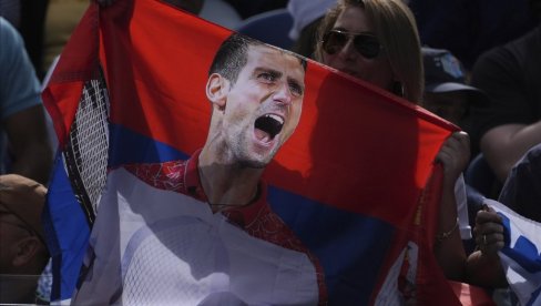 SRPSKA POSLA! Novak Đoković se pojavio gde ga niko nije očekivao (FOTO/VIDEO) SRPSKA POSLA! Novak Đoković se pojavio gde ga niko nije očekivao (FOTO/VIDEO)