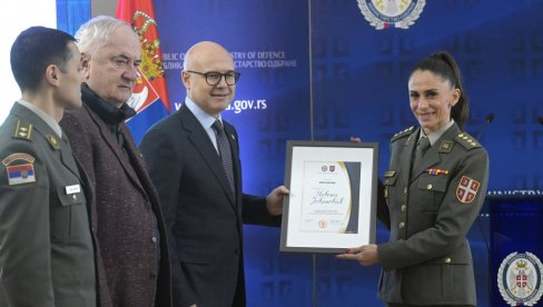 ОНА ЈЕ ПОНОС БЕЛЕ ЦРКВЕ: Признање за „Кобру“ Невену Јовановић од Министарства одбране ОНА ЈЕ ПОНОС БЕЛЕ ЦРКВЕ: Признање за „Кобру“ Невену Јовановић од Министарства одбране