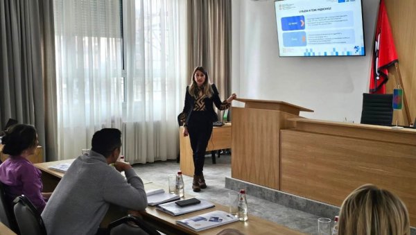 ПОДСТИЦАЈ ИНКЛУЗИЈИ УГРОЖЕНИХ: Пројекат унапређења услуга социјалне заштите у Врњачкој Бањи ПОДСТИЦАЈ ИНКЛУЗИЈИ УГРОЖЕНИХ: Пројекат унапређења услуга социјалне заштите у Врњачкој Бањи