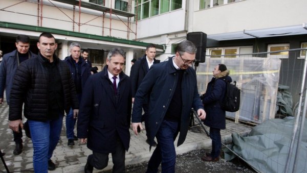 ВЕЛИКИ ПРОЈЕКТИ И УЛАГАЊА У ЗДРАВСТВО ЗА БОЉИ ЖИВОТ СВИХ ГРАЂАНА: Председник поделио нови снимак из Врања (ВИДЕО) ВЕЛИКИ ПРОЈЕКТИ И УЛАГАЊА У ЗДРАВСТВО ЗА БОЉИ ЖИВОТ СВИХ ГРАЂАНА: Председник поделио нови снимак из Врања (ВИДЕО)