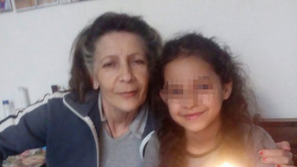 МИНА ПЛАЧЕ У ШВЕДСКОЈ, ХОЋЕ ДА СЕ ВРАТИ, ЗОРИЦИ НЕ ДАЈУ НИ ДА ЈЕ ЧУЈЕ: Од хранитељке из Ниша штићеницу одвели у Лапонију без контакта МИНА ПЛАЧЕ У ШВЕДСКОЈ, ХОЋЕ ДА СЕ ВРАТИ, ЗОРИЦИ НЕ ДАЈУ НИ ДА ЈЕ ЧУЈЕ: Од хранитељке из Ниша штићеницу одвели у Лапонију без контакта