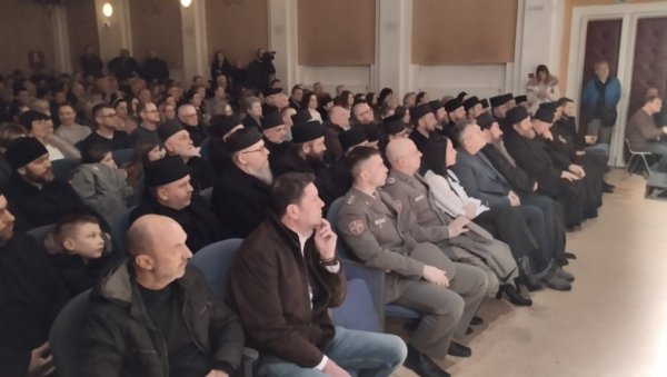 СВЕТОСАВСКА АКАДЕМИЈА У ЛОЗНИЦИ: Владика Јеротеј - Сабрао нас наш Свети Сава СВЕТОСАВСКА АКАДЕМИЈА У ЛОЗНИЦИ: Владика Јеротеј - Сабрао нас наш Свети Сава