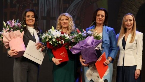 „НИКОЛА БРАШОВАН“ ЗА ТРИ ДАМЕ: У Вршцу уручене награде заслужним просветарима „НИКОЛА БРАШОВАН“ ЗА ТРИ ДАМЕ: У Вршцу уручене награде заслужним просветарима