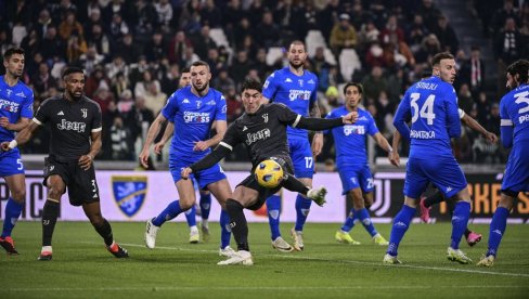 DUŠAN VLAHOVIĆ JE U STRAŠNOJ FORMI: Srbin nastavio seriju golova za Juventus (VIDEO) DUŠAN VLAHOVIĆ JE U STRAŠNOJ FORMI: Srbin nastavio seriju golova za Juventus (VIDEO)