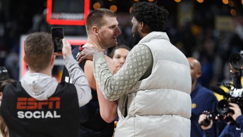 SUSRET O KOME AMERIKA BRUJI: Nikola Jokić otkrio šta je rekao Embidu nakon meča u Denveru (VIDEO) SUSRET O KOME AMERIKA BRUJI: Nikola Jokić otkrio šta je rekao Embidu nakon meča u Denveru (VIDEO)