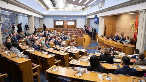ČESTITAMO NA IZGLASAVANJU ISTORIJSKE REZOLUCIJE: Udruženje Vasojevića u Beogradu čestitalo Skupštini Crne Gore ČESTITAMO NA IZGLASAVANJU ISTORIJSKE REZOLUCIJE: Udruženje Vasojevića u Beogradu čestitalo Skupštini Crne Gore
