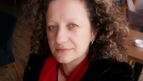 NOVINARKA NA PUTU DO POSLA PRONAŠLA NOVČANIK PUN PARA: Malo mi je neobično - pretvorite se u junake svojih priča NOVINARKA NA PUTU DO POSLA PRONAŠLA NOVČANIK PUN PARA: Malo mi je neobično - pretvorite se u junake svojih priča