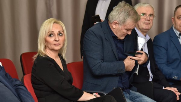 КОНСТИТУСАН НОВ САСТАВ ЛОКАЛНОГ ПАРЛАМЕНТА У ЛОЗНИЦИ : Милени Манојловић Кнежевић нови мандат КОНСТИТУСАН НОВ САСТАВ ЛОКАЛНОГ ПАРЛАМЕНТА У ЛОЗНИЦИ : Милени Манојловић Кнежевић нови мандат