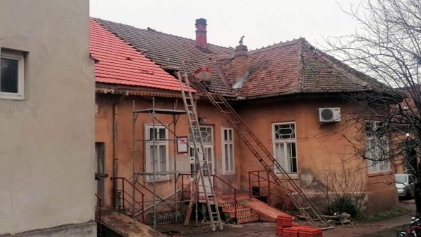 САНИРАЈУ КРИТИЧНЕ ЗГРАДЕ: Радови у Општој болници Вршац вредни 28,8 милиона САНИРАЈУ КРИТИЧНЕ ЗГРАДЕ: Радови у Општој болници Вршац вредни 28,8 милиона